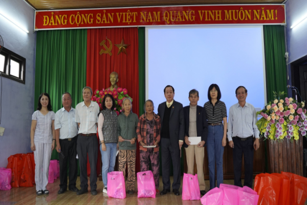 Nghĩa tình của gia đình cố Đại tướng Nguyễn Chí Thanh đối với nạn nhân chất độc da cam